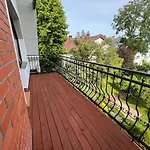 Garden 2 Z Pieknym Ogrodem I Tarasem