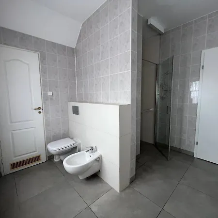 Garden 2 Z Pieknym Ogrodem I Tarasem * 尤斯托尼莫斯基