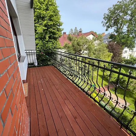 Garden 2 Z Pięknym Ogrodem I Tarasem