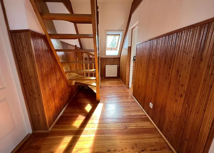 Garden 2 Z Pieknym Ogrodem I Tarasem Villa *