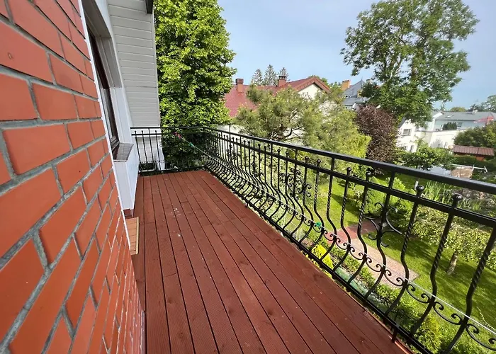 Garden 2 Z Pieknym Ogrodem I Tarasem